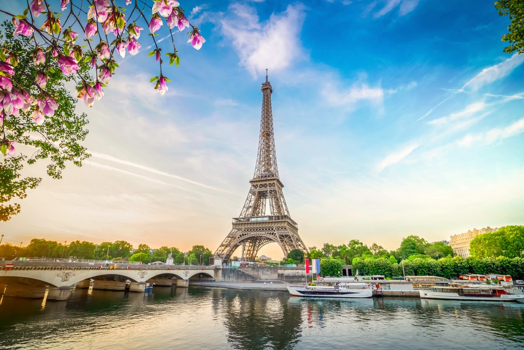 Tháp Eiffel ở Pháp