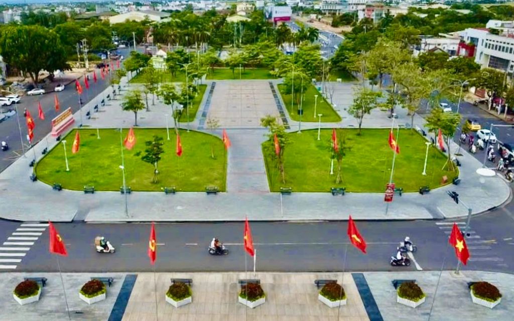 Quảng trường 1 Tháng 4
