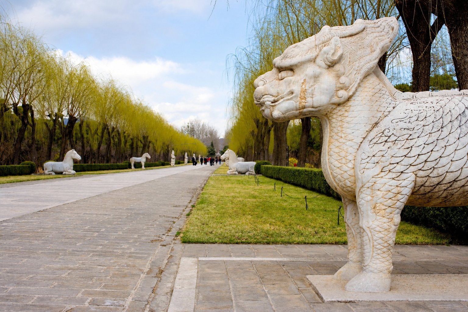 Thần Lộ Thập Tam Lăng