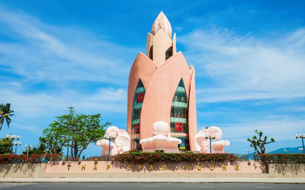 Tháp Trầm Hương màu hồng 