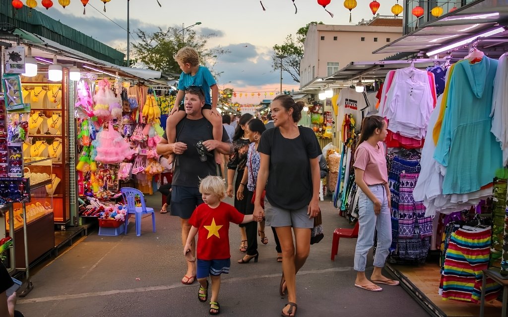 Các gian hàng tại Chợ đêm Nha Trang 