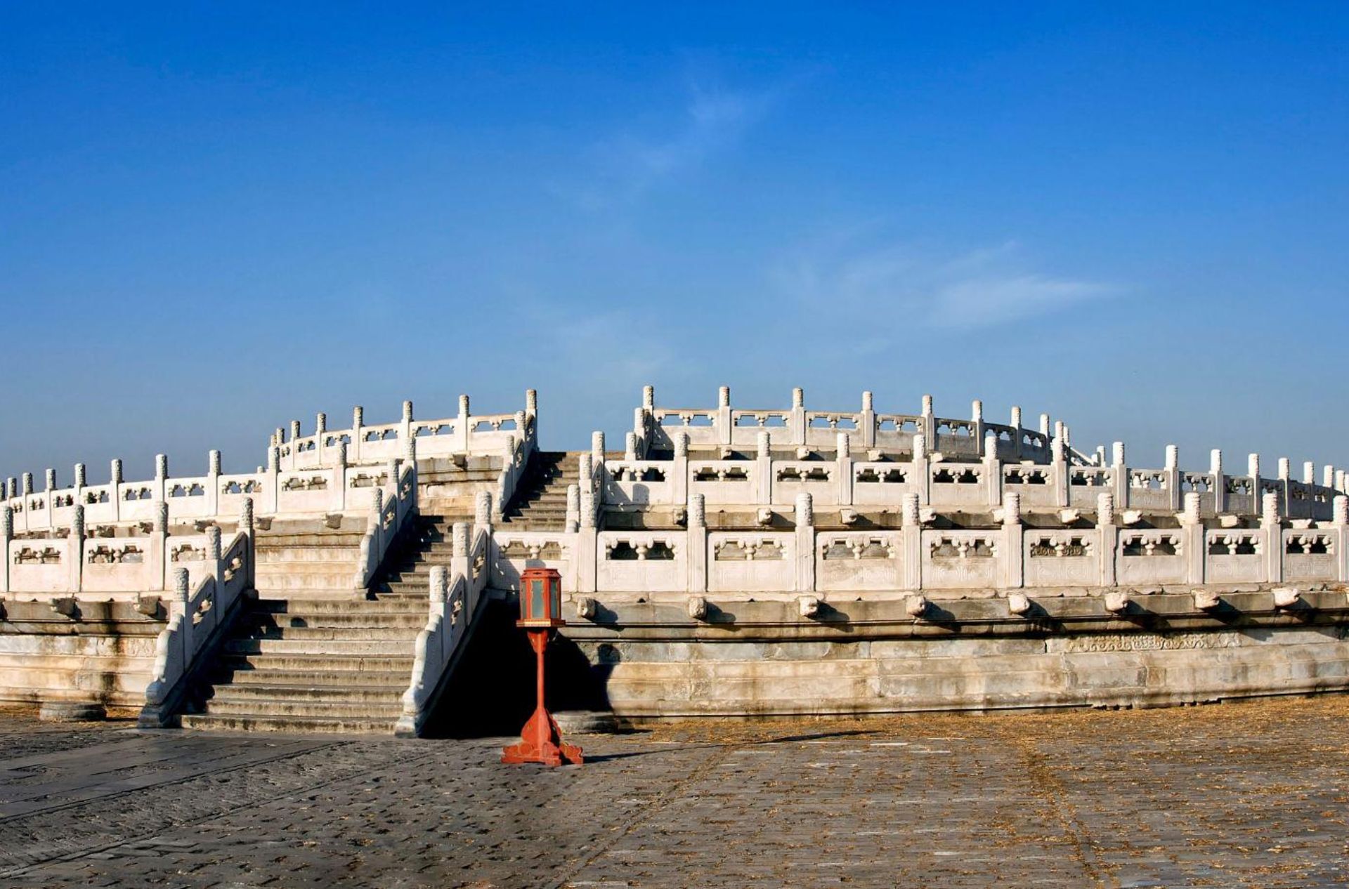 Đài Viên Khưu ba tầng bằng đá cẩm thạch
