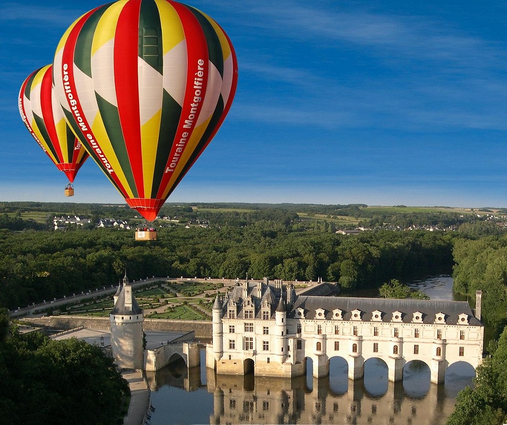 Bay khinh khí cầu ở Thung lũng Loire