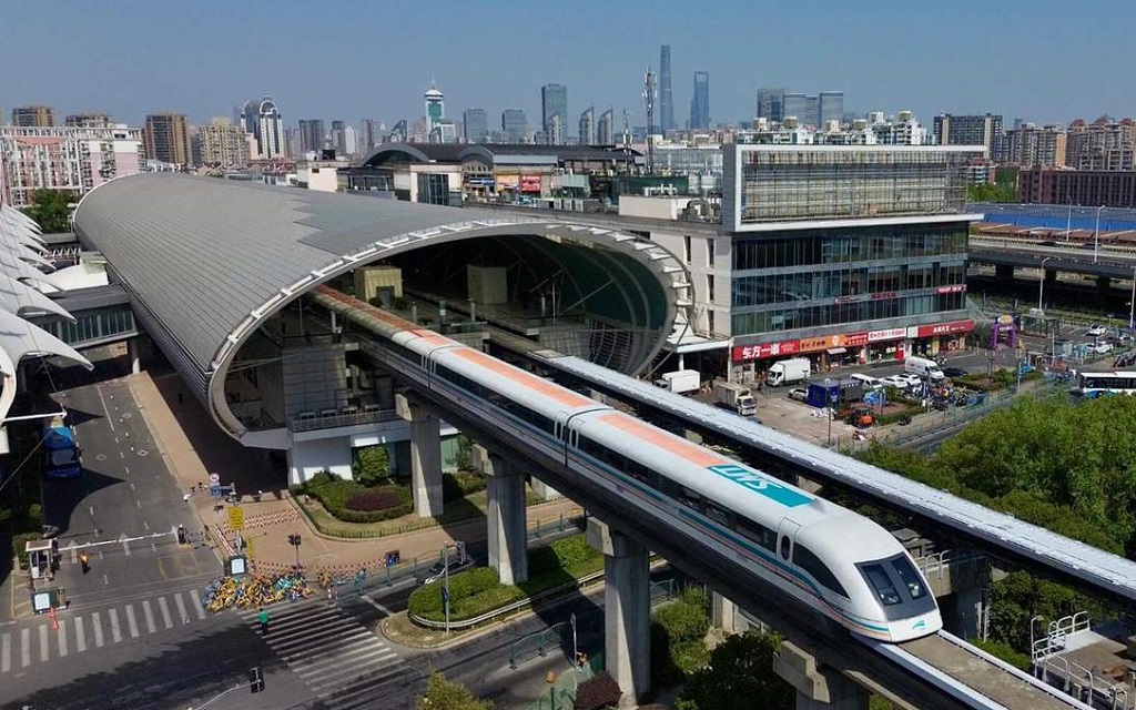 Đi tàu Maglev tốc độ cao