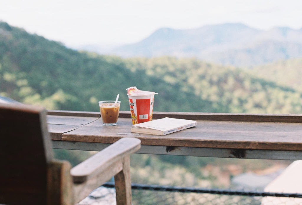 View đồi núi nhìn từ tiệm cà phê Cheo Veooo