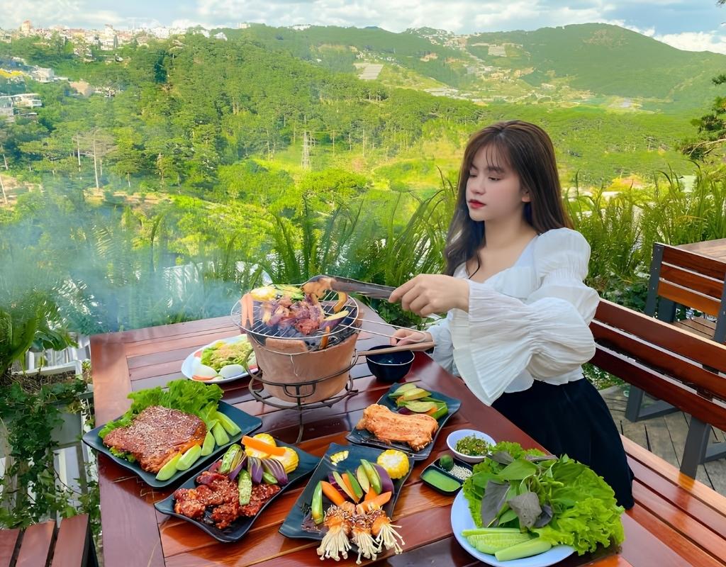  Lẩu bò và thịt nướng ngói ở Trại Mát