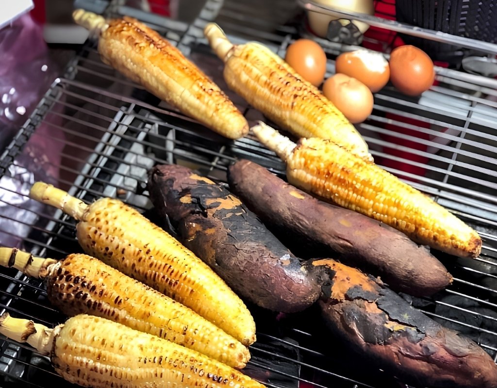 Bắp nướng và khoai lang nướng ở Trại Mát