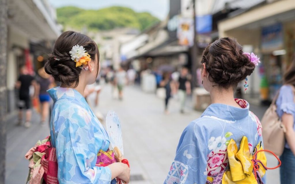 Yukata là loại trang phục truyền thống mùa hè Nhật Bản