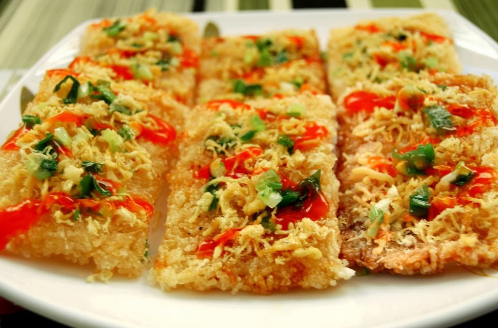 Cơm cháy Ninh Bình phủ chà bông và hành