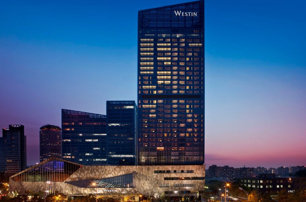  Khách sạn The Westin Chongqing Liberation Square về đêm