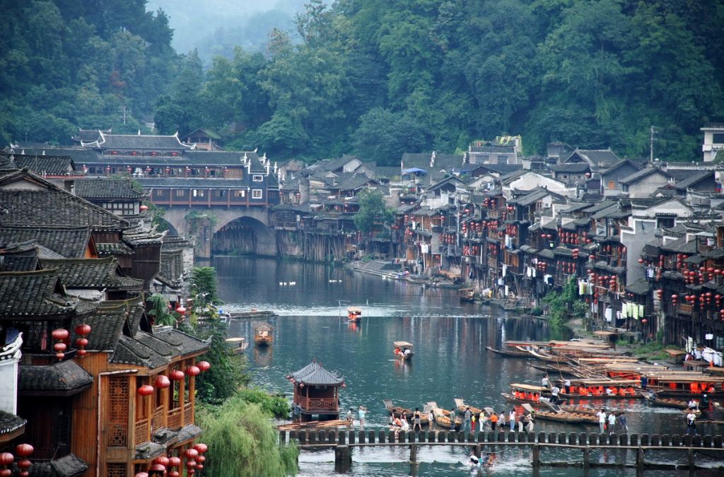 Những dãy nhà cổ bên dòng nước tại Lệ Giang Vân Nam