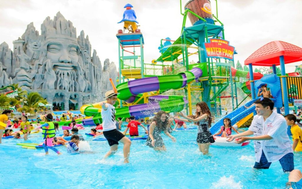 Công viên văn hóa Suối Tiên