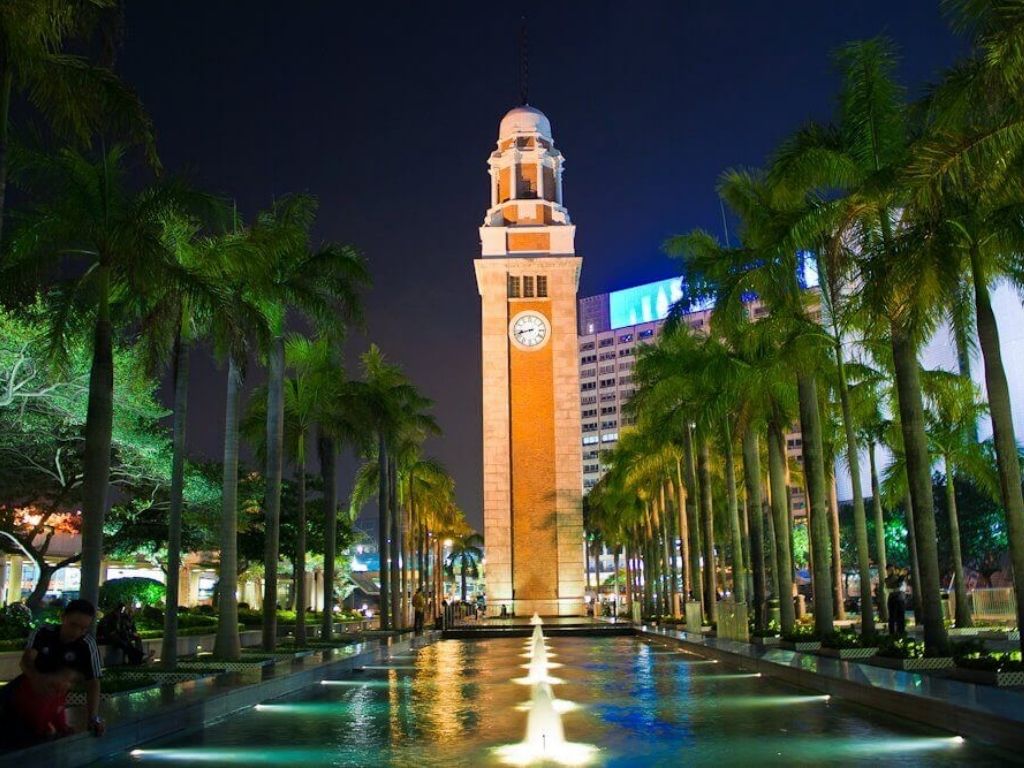 Tháp Đồng hồ Hong Kong (Clock Tower) gần cảng Victoria