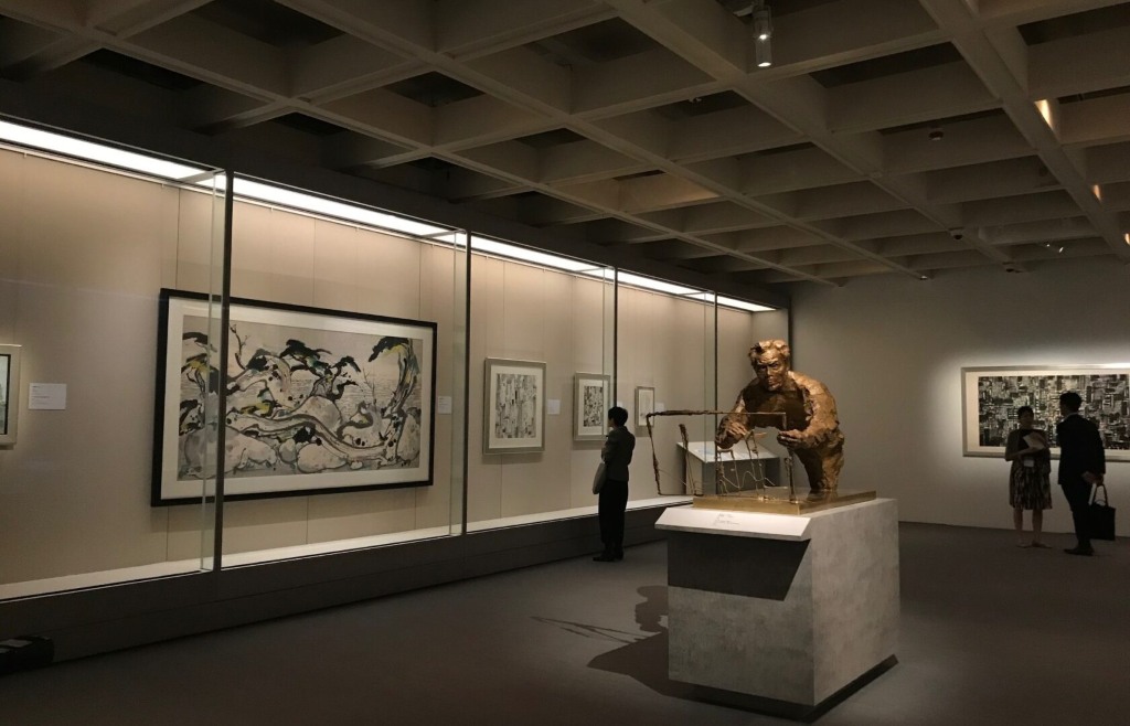 Bảo tàng Nghệ thuật Hong Kong (Hong Kong Museum of Art) bến cảng Victoria