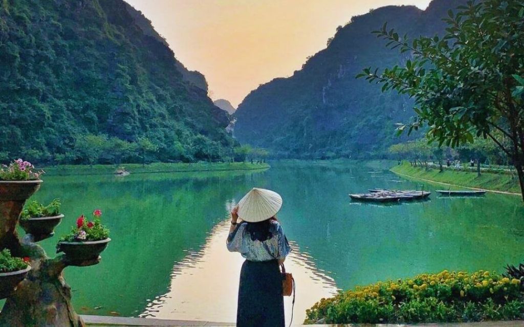 Góc check-in tại Tuyệt Tình Cốc Ninh Bình 