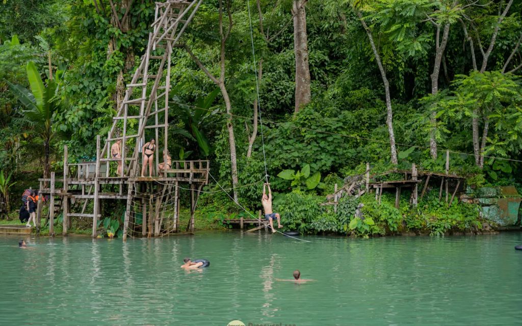 Blue Lagoon 2  phù hợp bơi lội