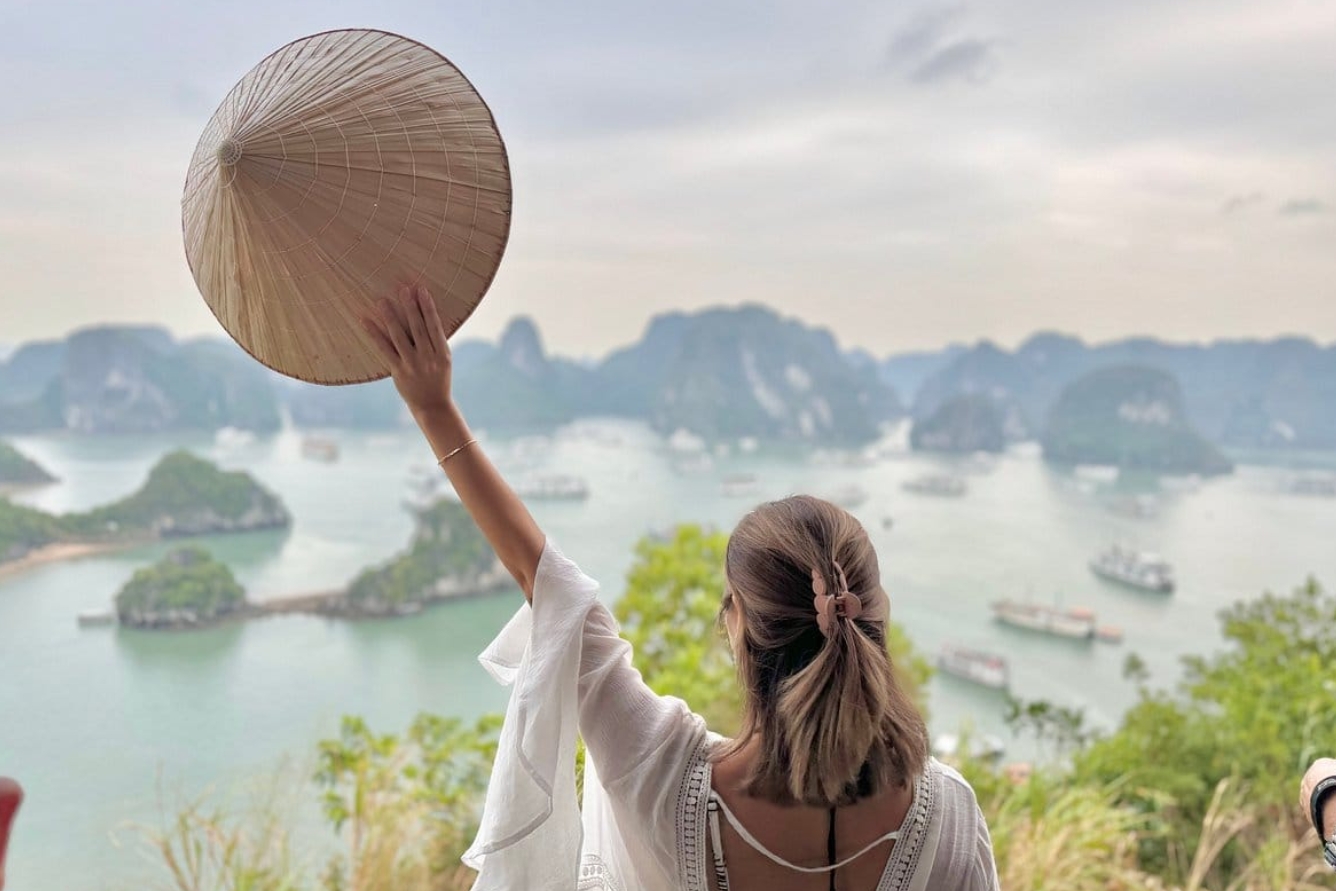 Thời điểm du lịch Vịnh Hạ Long đẹp nhất là từ tháng 10 đến tháng 4 năm sau