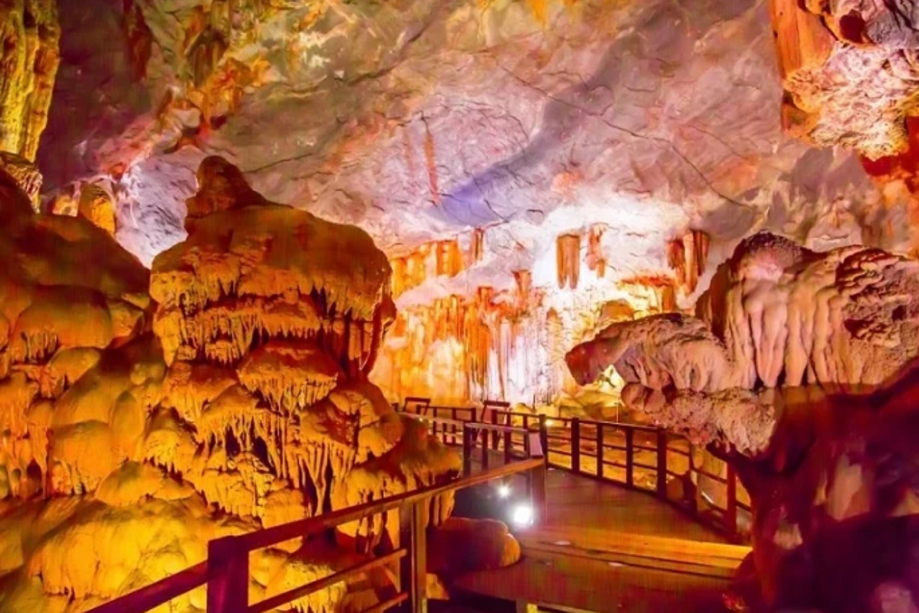 Hang Đầu Gỗ