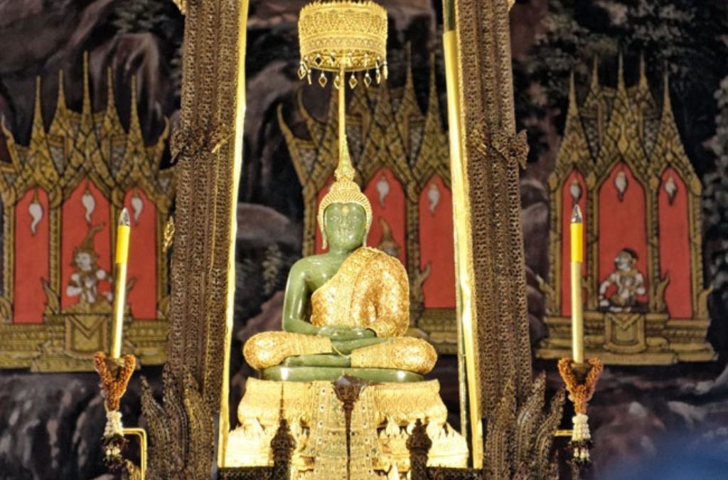 Tượng Phật Ngọc tại Wat Phra Kaew