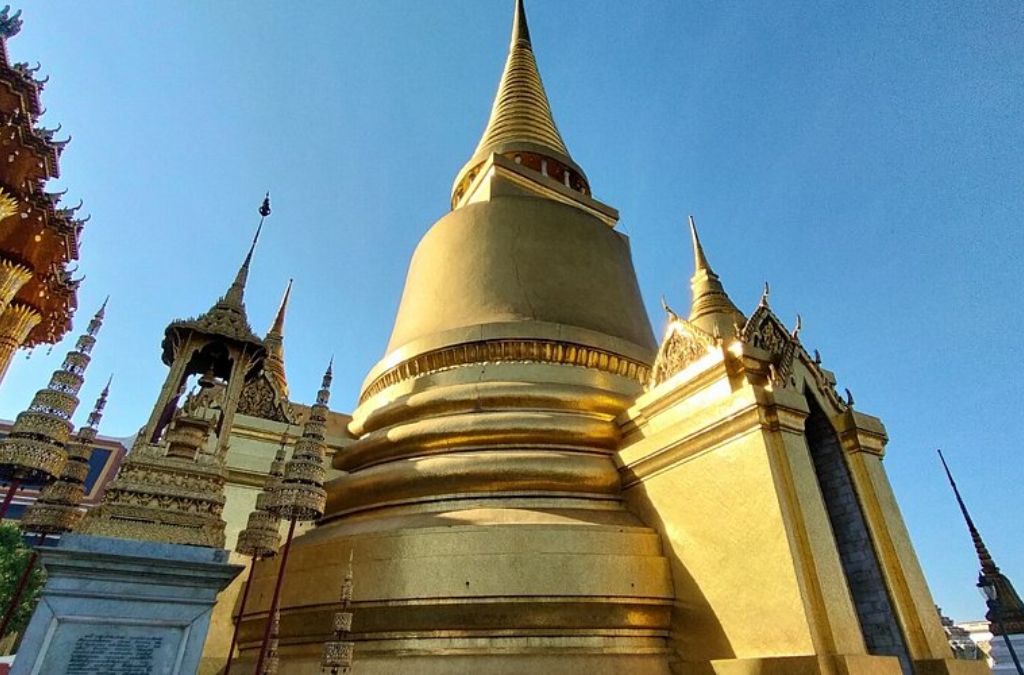 Bảo tháp vàng Phra Si Rattana