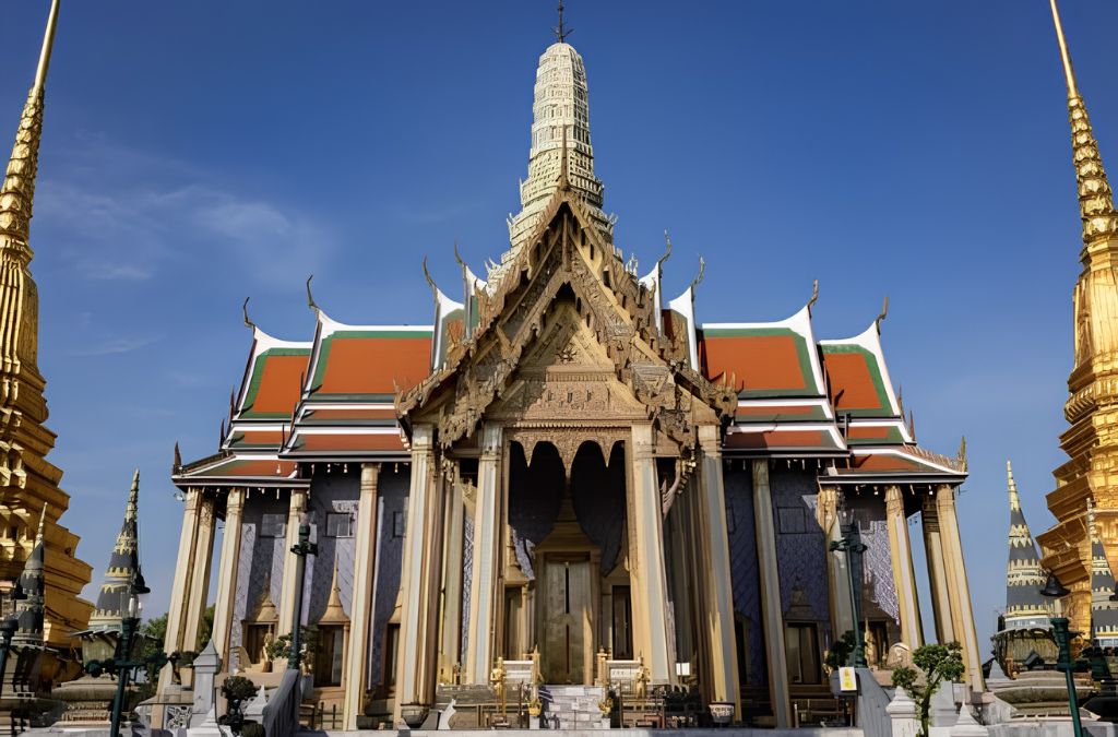 Điện thờ Hoàng gia Prasat Phra Thep Bidon