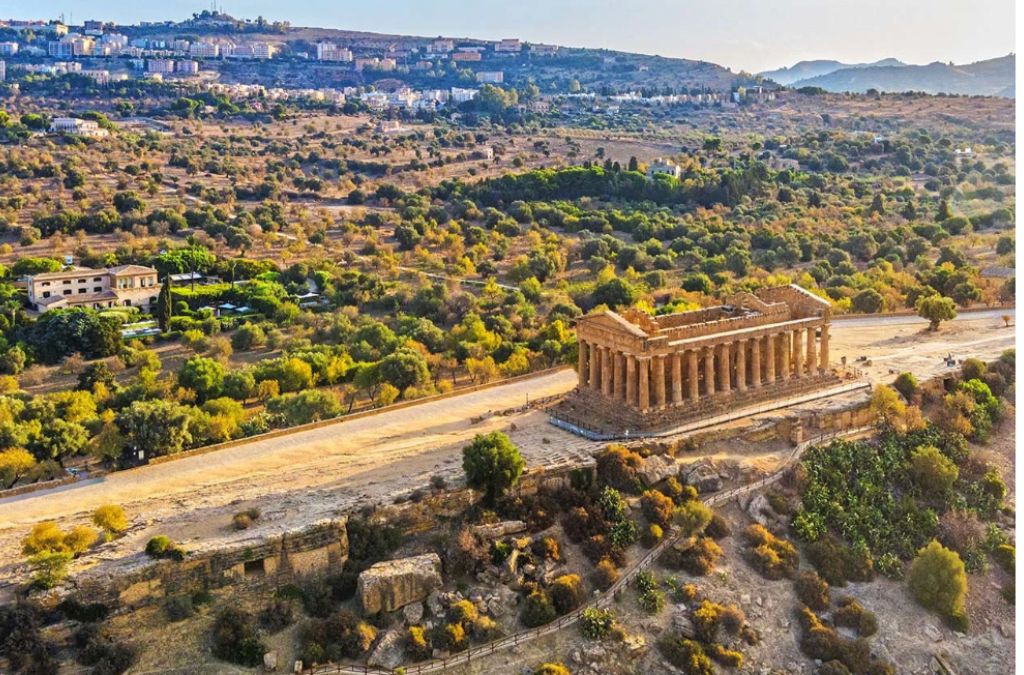 Di tích đền thờ Hy Lạp cổ trong Thung lũng các ngôi đền tại Sicily