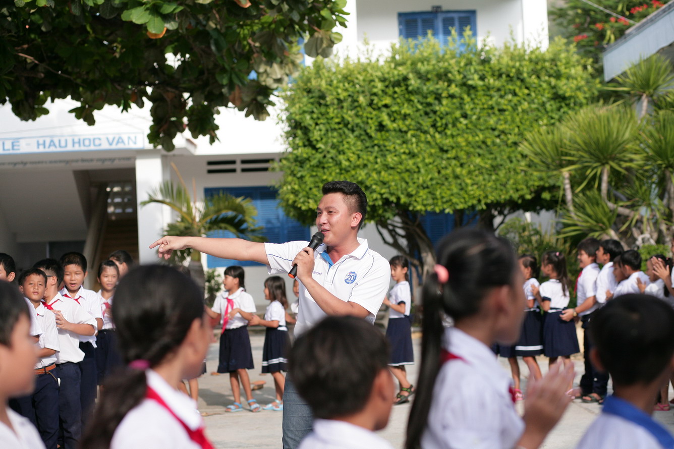 Vietravel Nha Trang “Tiếp sức ước mơ - Cùng em đến lớp”