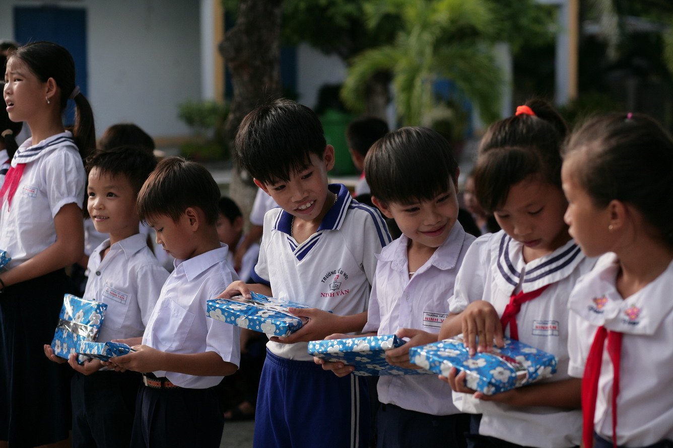 Vietravel Nha Trang “Tiếp sức ước mơ - Cùng em đến lớp”