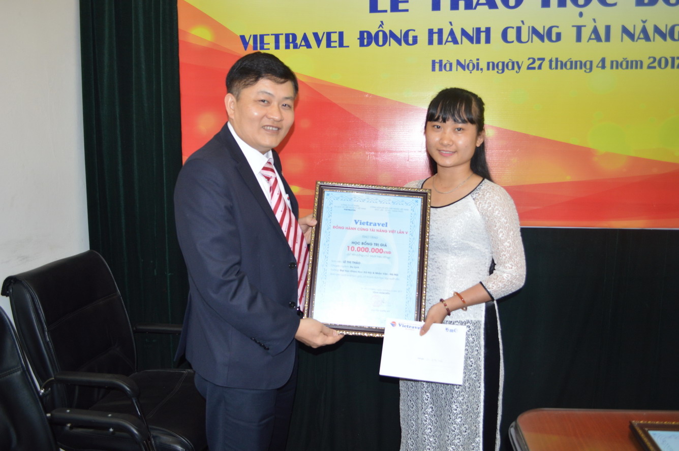Lễ trao học bổng “Vietravel đồng hành cùng Tài năng Việt” lần V - 2017 tại Hà Nội