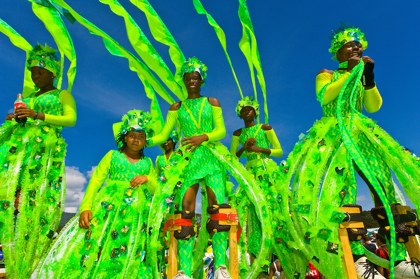 Vòng quanh thế giới mùa lễ hội Carnival