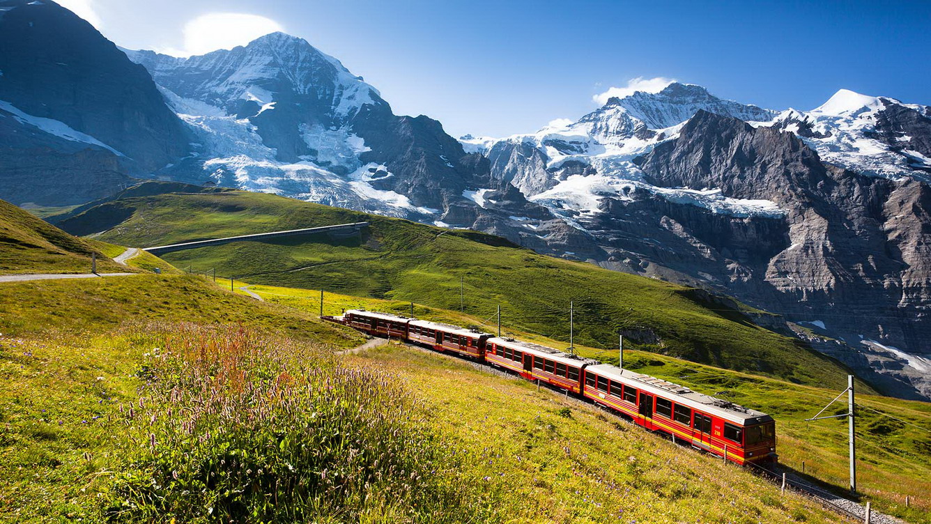Trải nghiệm “Nóc nhà châu Âu” từ đỉnh Jungfrau (Thụy Sĩ)