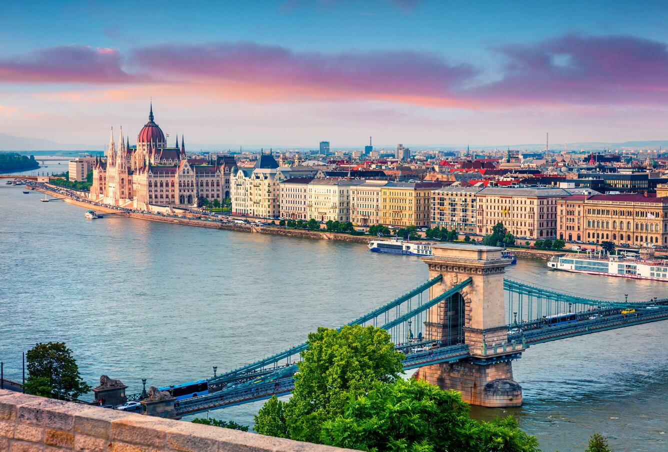 Budapest (Hungary) - “viên ngọc xanh của dòng Danube”