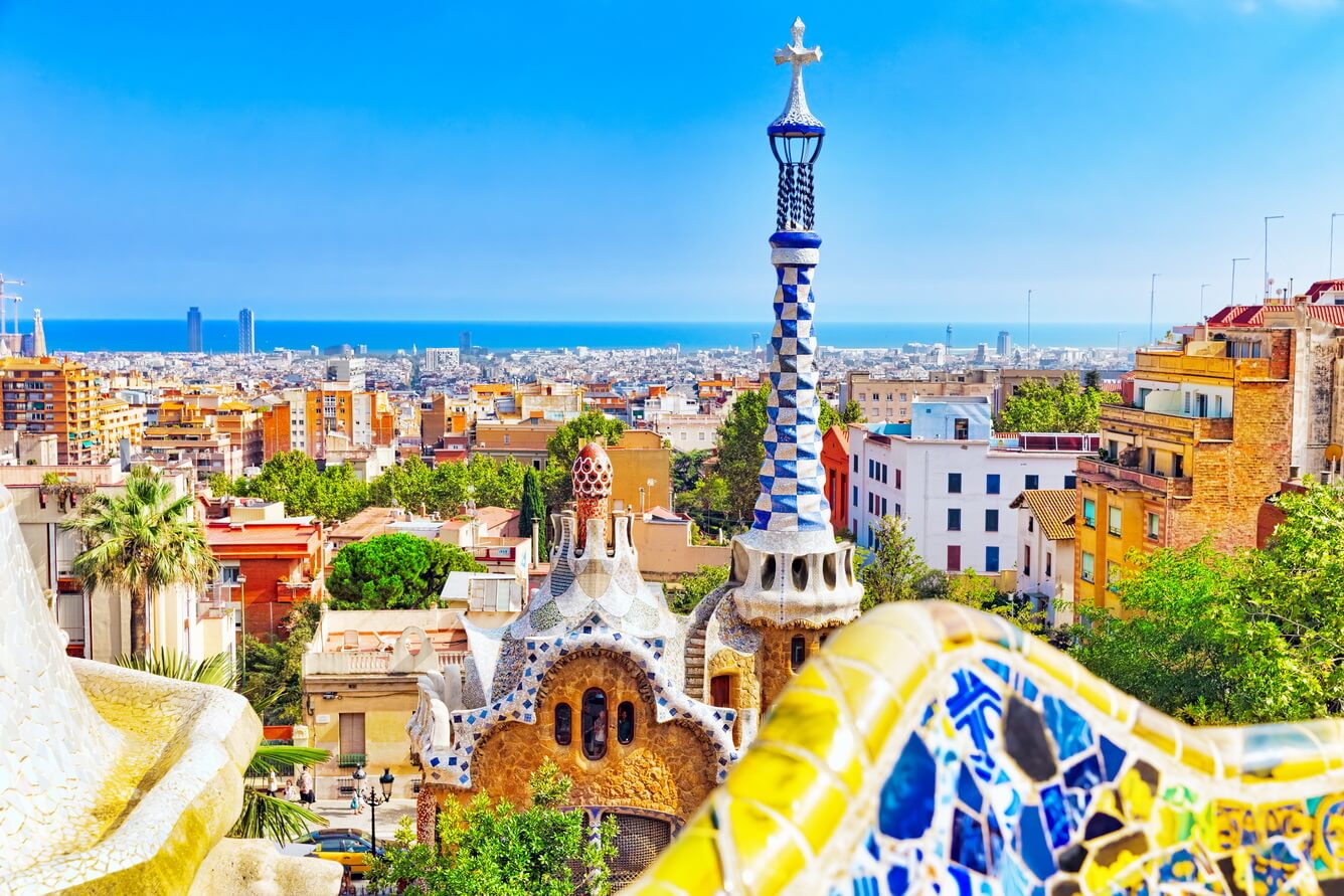 1. Barcelona và những sắc màu nghệ thuật (Tây Ban Nha)
