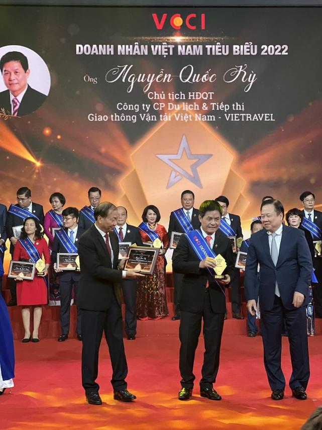Chủ tịch Tập đoàn Vietravel vinh dự được trao tặng danh hiệu “Doanh nhân Việt Nam tiêu biểu” năm 2022