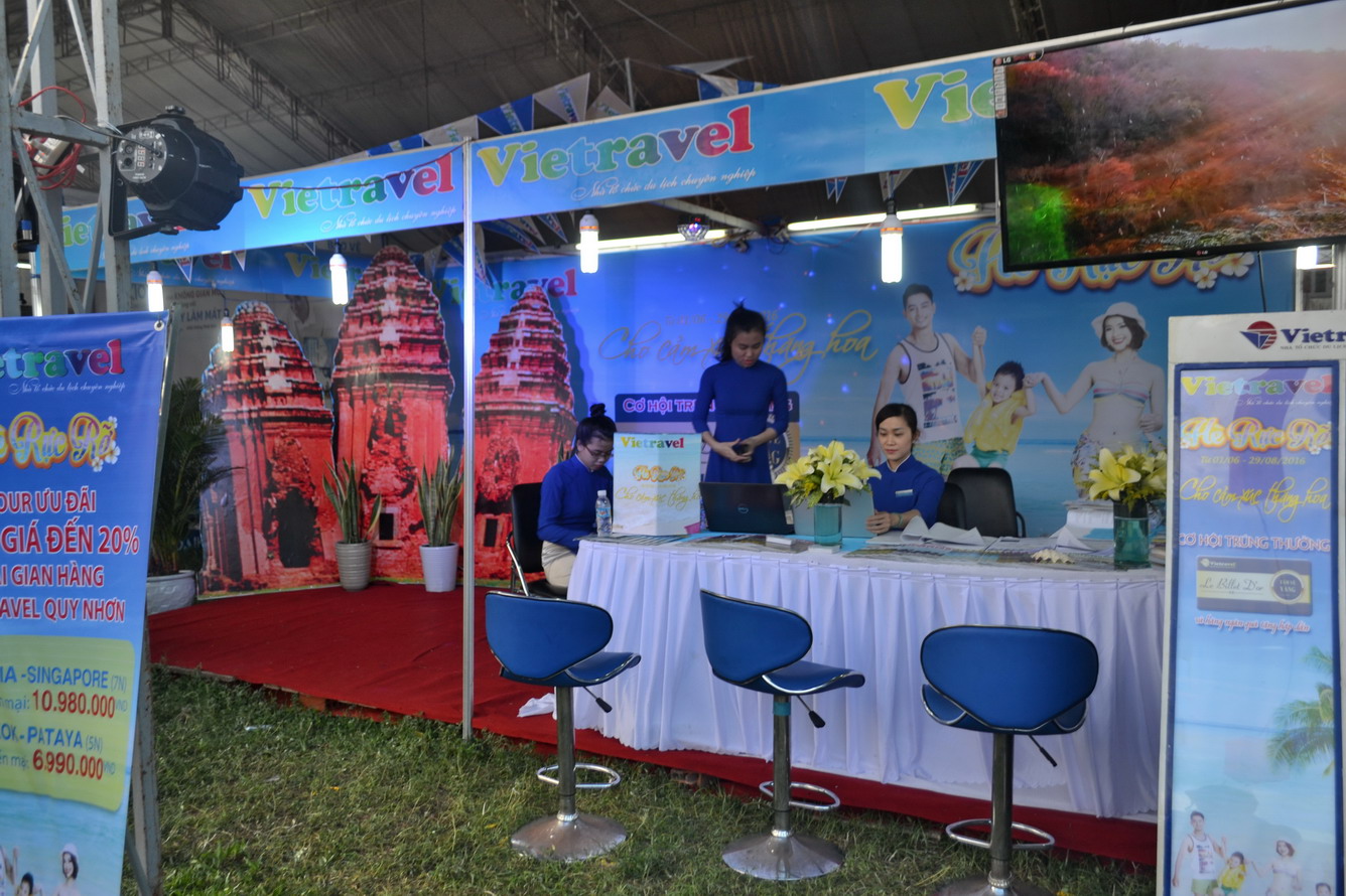 Vietravel tham gia xúc tiến du lịch tại Hội chợ Công thương khu vực Nam Trung Bộ - Bình Định 2016