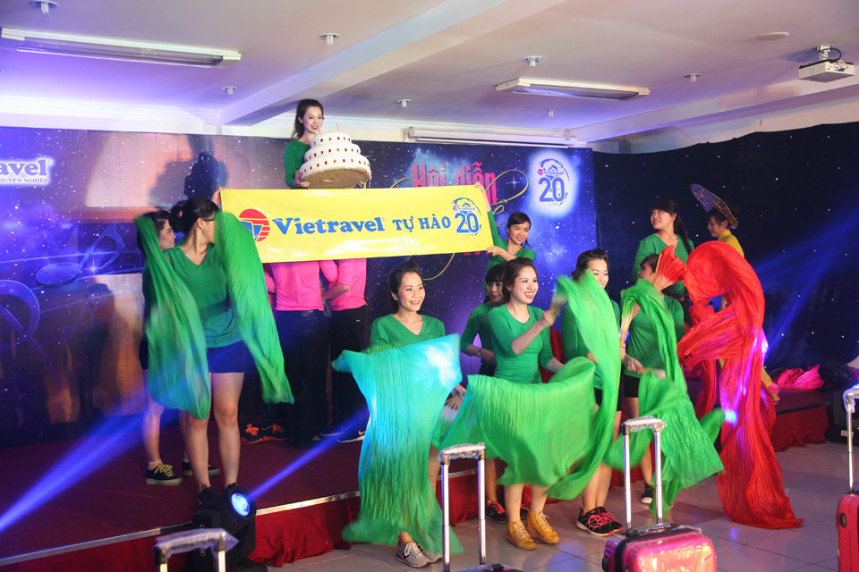 Hội diễn văn nghệ Vietravel 2014 sôi nổi từ vòng sơ kết