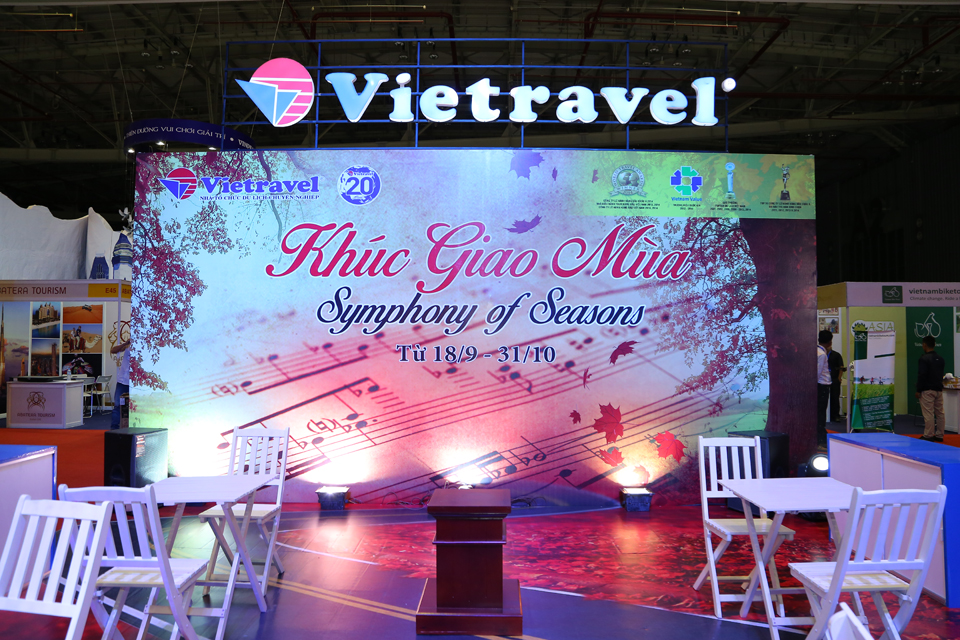 Đông đảo du khách tham quan gian hàng Vietravel tại Hội chợ Du lịch quốc tế TP.HCM - ITE HCMC 2015