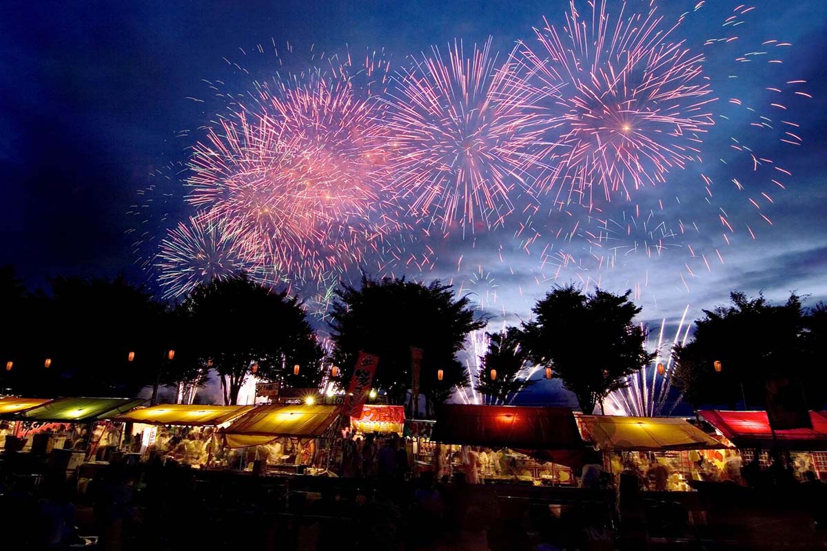 Lake Suwa Fireworks Festival (Nagano)