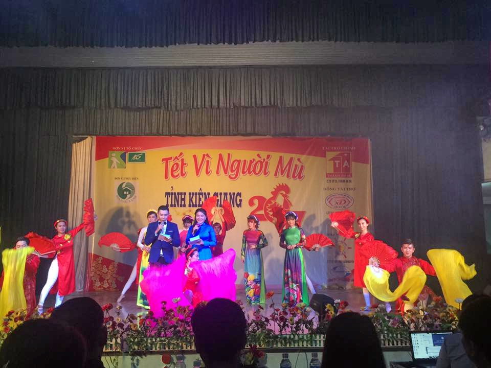 Vietravel Rạch Giá ủng hộ chương trình "Tết vì người mù tỉnh Kiên Giang"