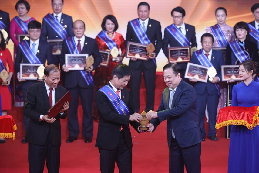 Chủ tịch Tập đoàn Vietravel vinh dự được trao tặng danh hiệu “Doanh nhân Việt Nam tiêu biểu” năm 2022
