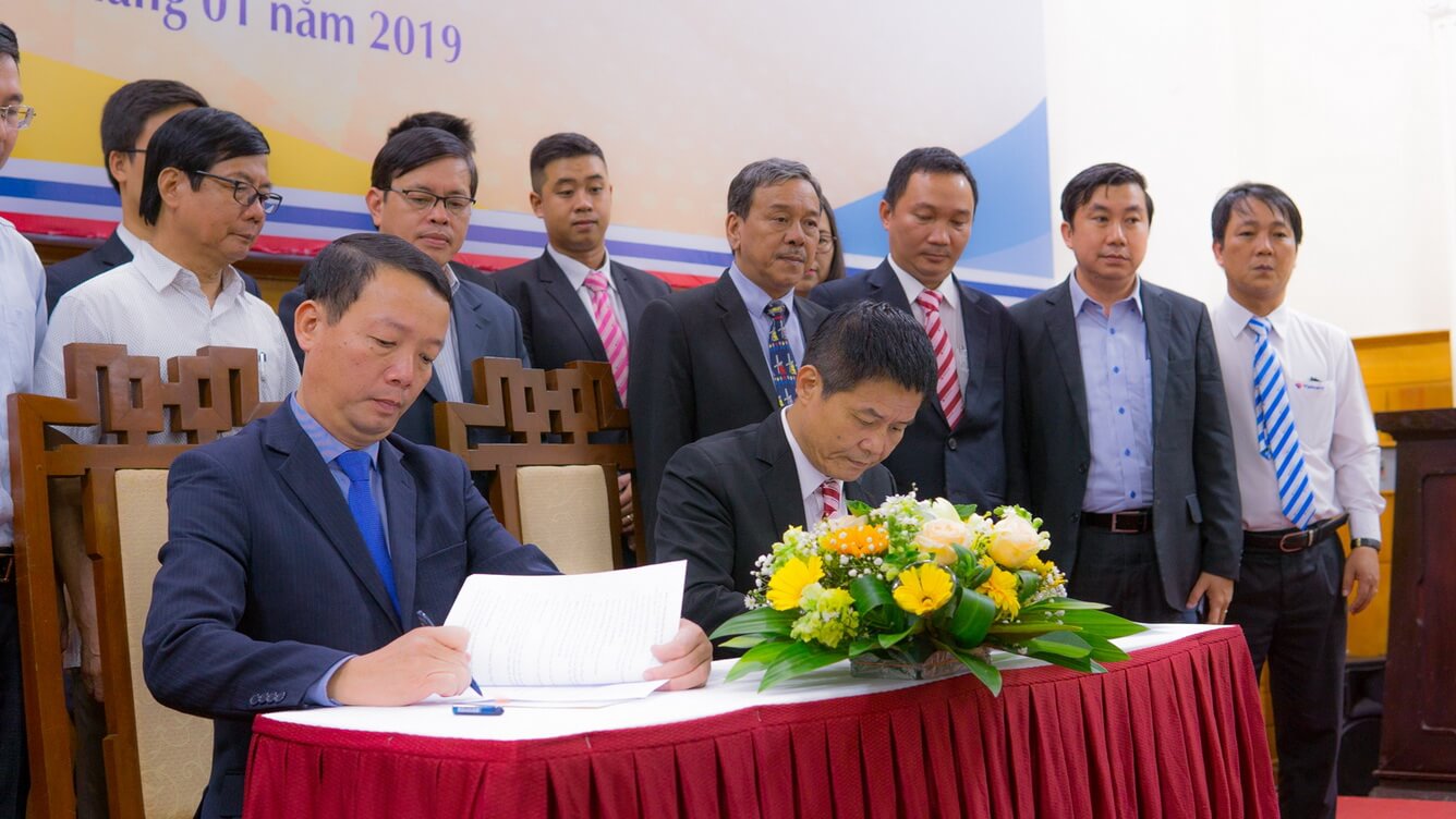 Vietravel tài trợ tỉnh Thừa Thiên - Huế 1 tỷ đồng bắn pháo hoa dịp Tết nguyên đán Kỷ Hợi 2019