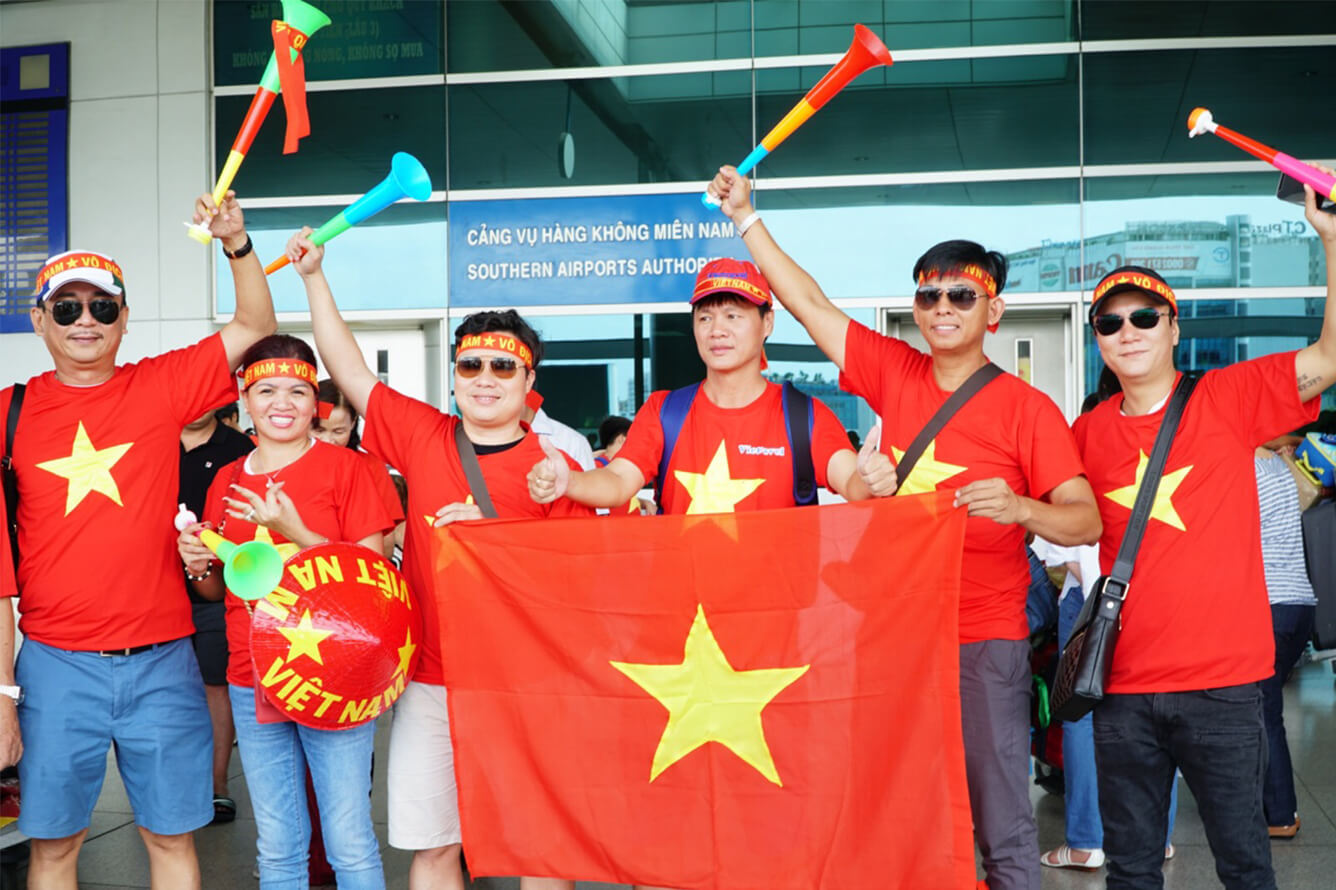 Người hâm mộ lên đường 'tiếp lửa' tuyển Olympic Việt Nam