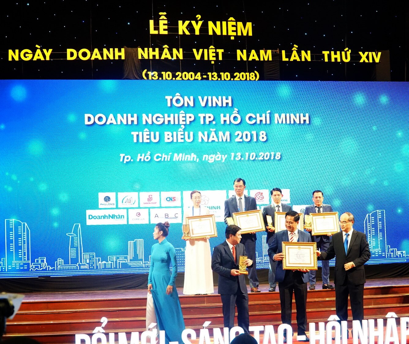 Vietravel vinh dự đạt danh hiệu ‘Doanh nghiệp TP.HCM tiêu biểu năm 2018’