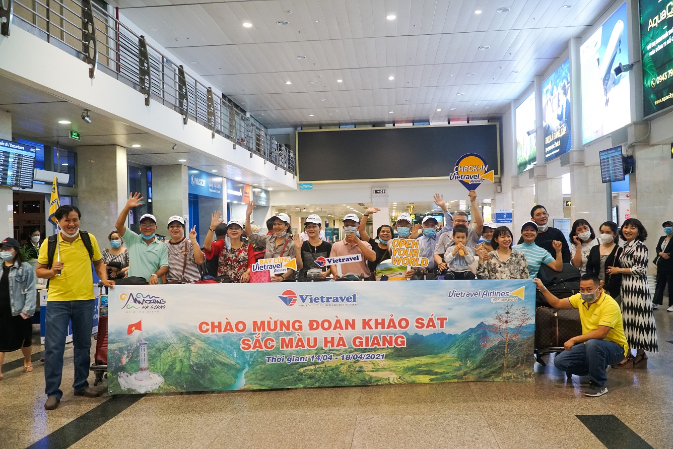Vietravel – Vietravel Airlines cooperate with Ha Giang Province to promote tourism