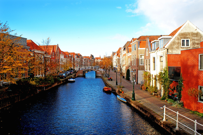 2. Leiden Canals