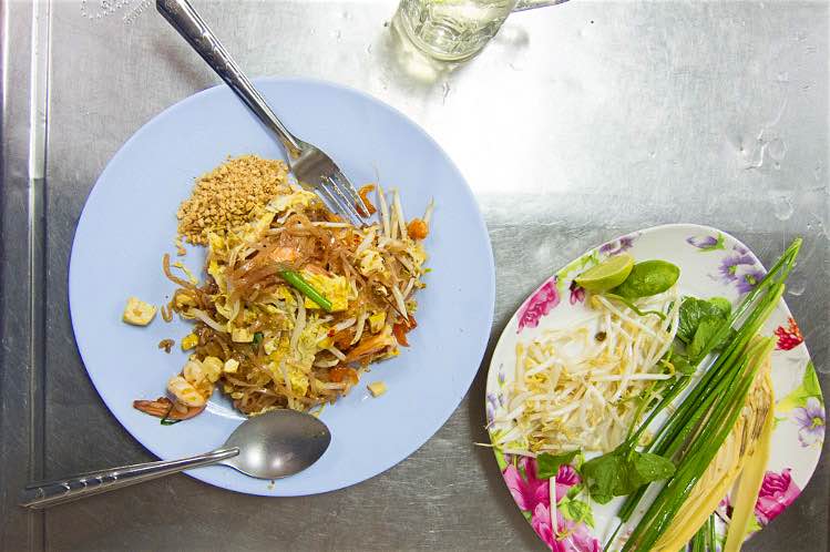 And, finally: where to find authentic pat tai in Bangkok