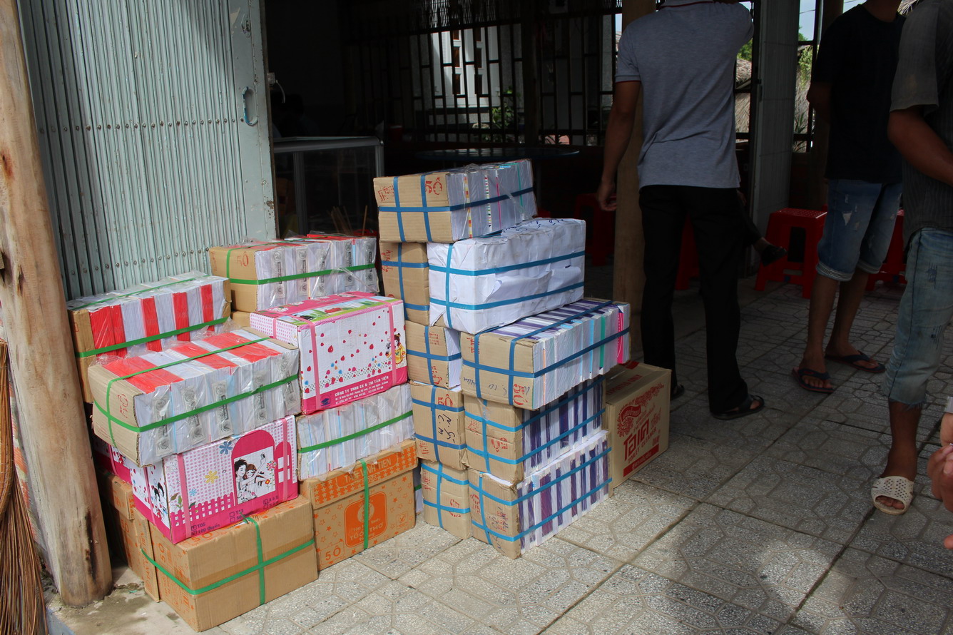Vietravel Cà Mau tặng quà cho hộ nghèo huyện Đầm Dơi