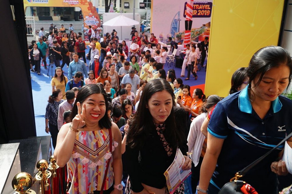 Đông đảo khách hàng đến mua tour tại Ngày hội tư vấn du lịch - Vietravel Fair 2019