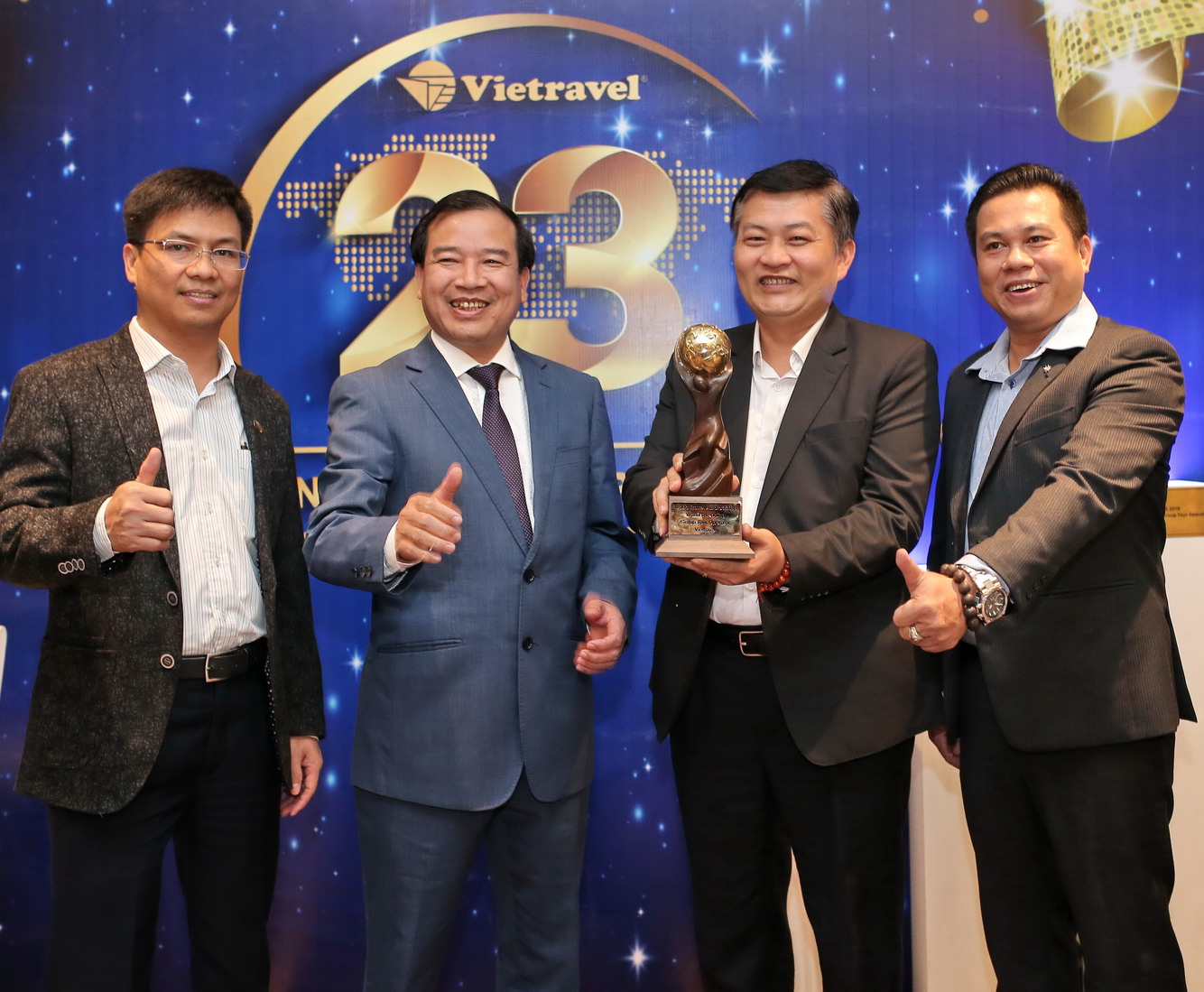 Lan tỏa tri ân, ngập tràn ưu đãi nhân dịp đón cúp ‘World Travel Awards’ tại chi nhánh Vietravel Hà Nội