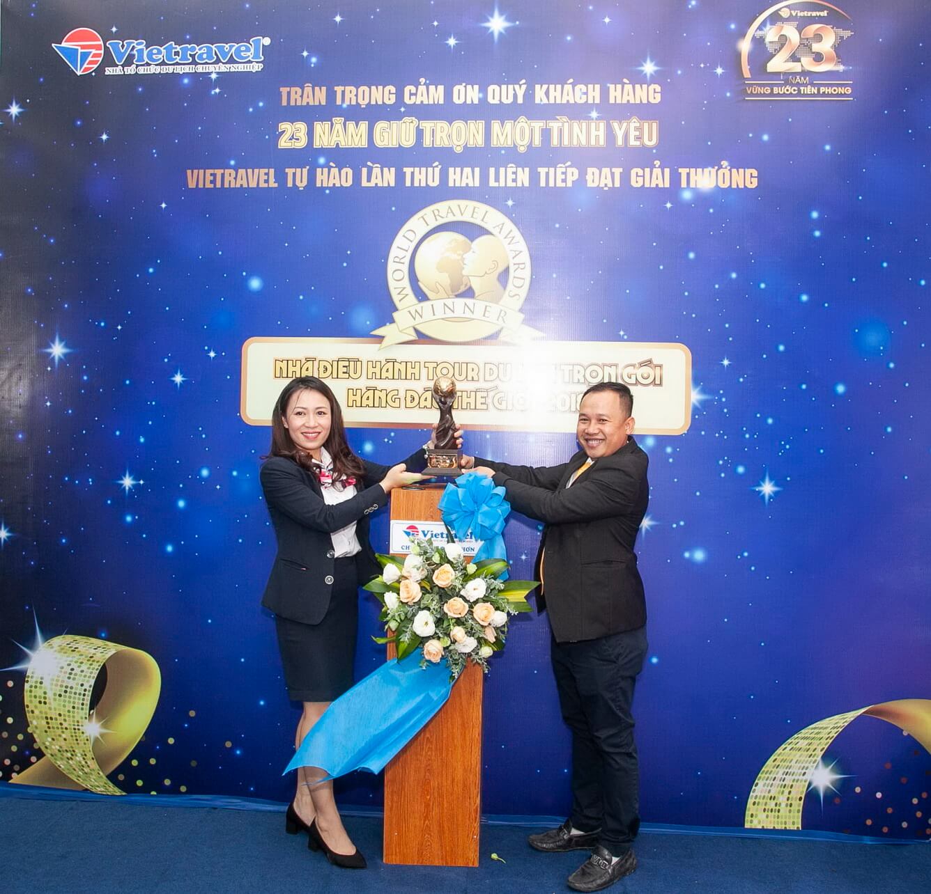Hành trình xuyên Việt rước cúp 'World Travel Awards' lần II và trưng bày tại Vietravel Quy Nhơn